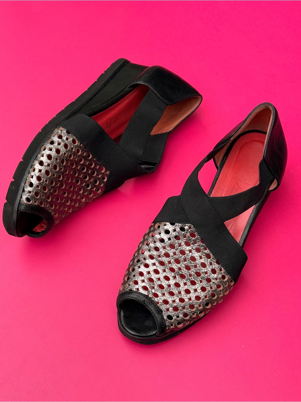 Pas de Rouge France Black Perforated Leather Wedge Sandal Open Toe Italy EU 37